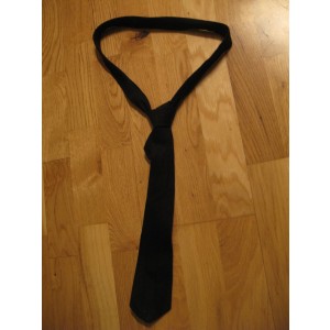 Krawat damski czarny wąski
