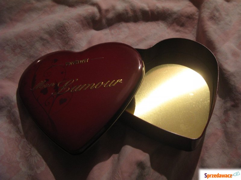 Puszka na czekoladki w kształcie serca - Pozostałe naczynia - Sztum