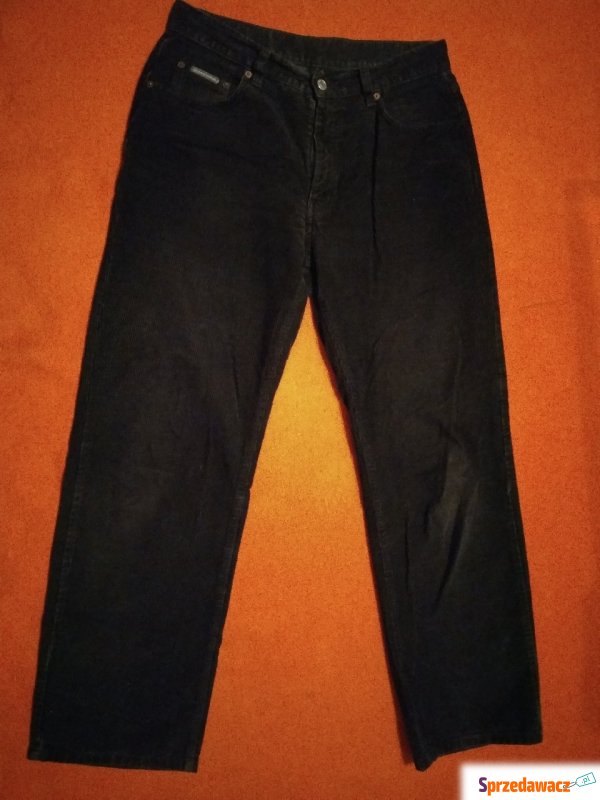 Czarne sztruksy Americanos rozmiar w33 l32,... - Spodnie - Radomsko