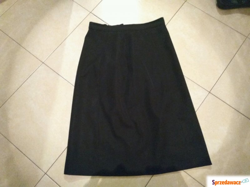 czarna spódnica do kolan na suwak M bardzo ładna - Spódnice - Czechowice-Dziedzice