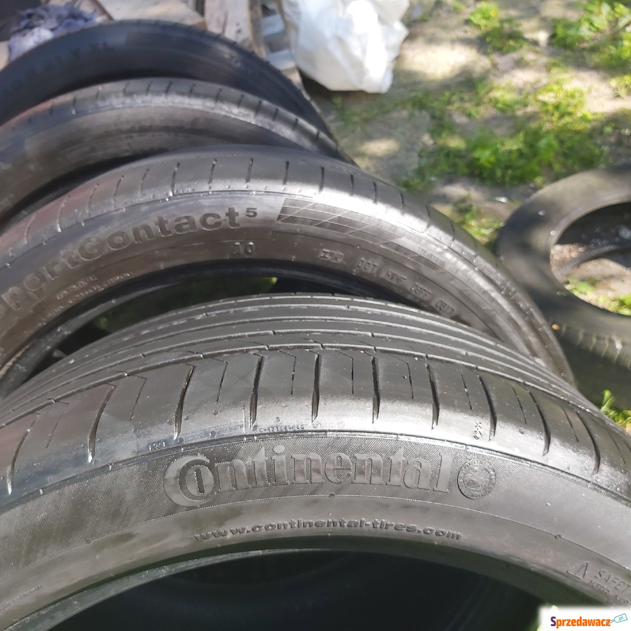Opony 285/40 x 21 Continental lato