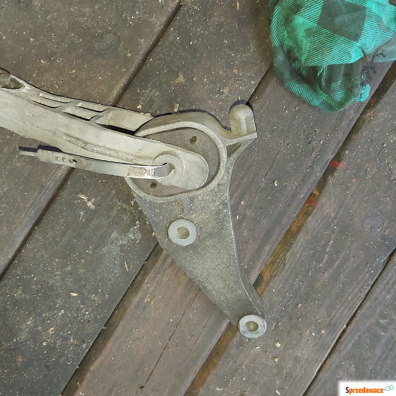 Opel corsa łapa poduszki silnika