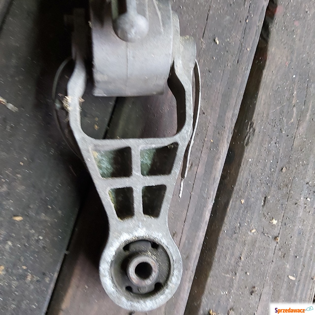 Opel corsa łapa poduszki silnika...