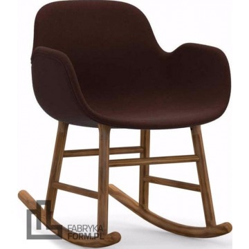 Fotel bujany Form tapicerowany drewno orzechowe materiał Fame