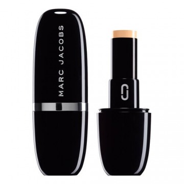 MARC JACOBS BEAUTY - Accomplice Concealer and Touch-up Stick - Korektor w sztyfcie - Light