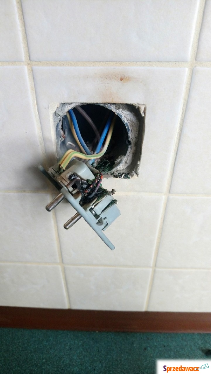 Naprawa gniazdek elektrycznych