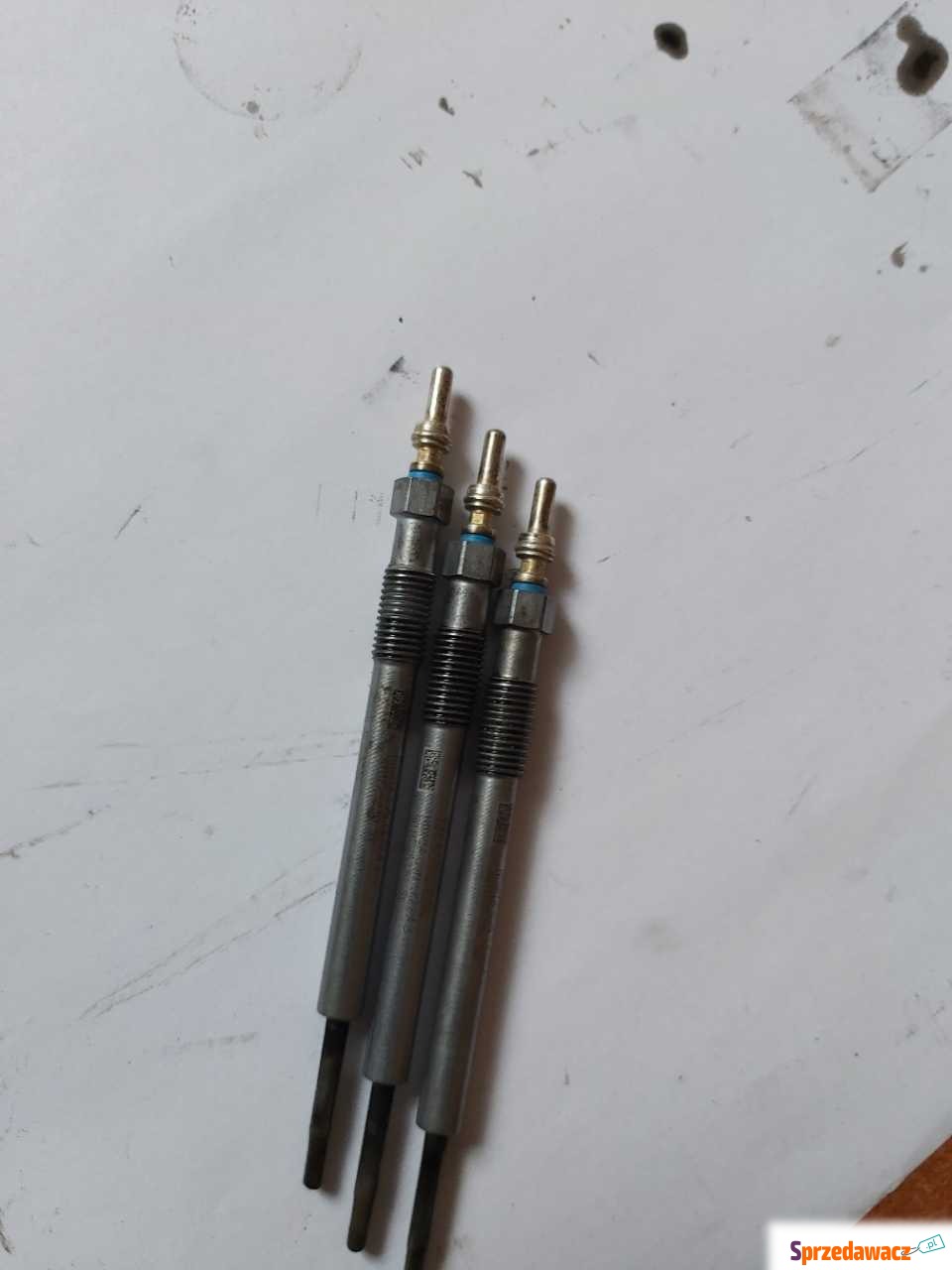 Świeca żarowa 55512264 Opel Astra...