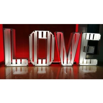 Podświetlany ledowy napis LOVE: biały oraz dr... - Wypożyczalnie - Lublin - zdjęcie 3