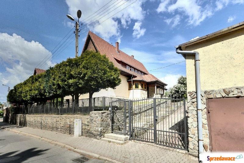Sprzedam dom Zgorzelec -  wolnostojący jednopiętrowy,  pow.  224 m2,  działka:   1315 m2