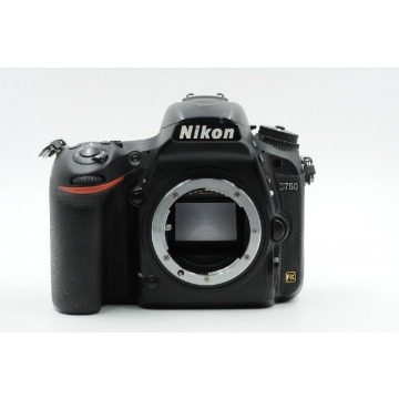 Brand new Nikon D750