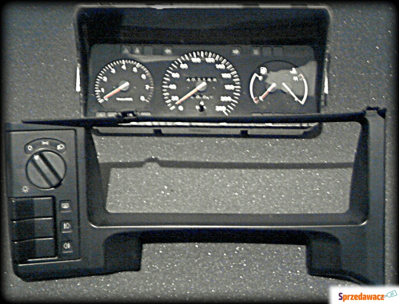 Panel zegarowy z obudową, Volvo 440 benzyna,... - Deski rozdzielcze - Łódź