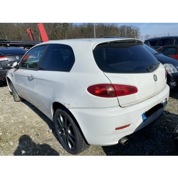 Alfa Romeo 147  Hatchback 2008,  1.9 diesel - Na sprzedaż za 1 999,00 zł - Pleszew - zdjęcie 4