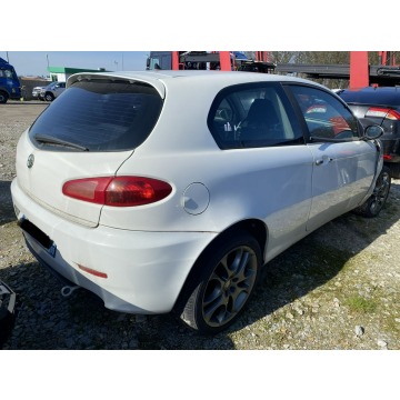 Alfa Romeo 147  Hatchback 2008,  1.9 diesel - Na sprzedaż za 1 999,00 zł - Pleszew - zdjęcie 3