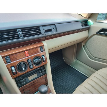 Mercedes - Benz W124  Sedan/Limuzyna 1993,  2.2 benzyna, automat - Na sprzedaż za 42 500 zł - Mysłowice - zdjęcie 7