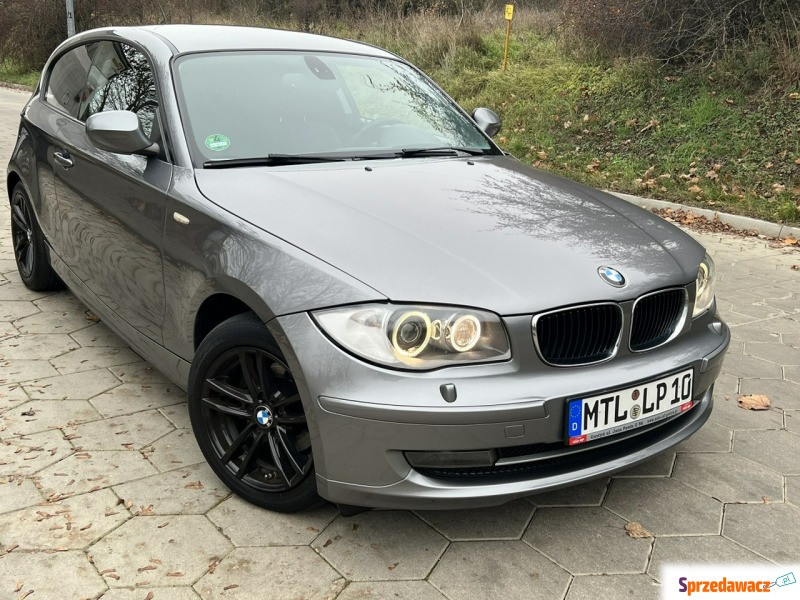 BMW Seria 1  Hatchback 2010,  2.0 diesel - Na sprzedaż za 23 999 zł - Gostyń