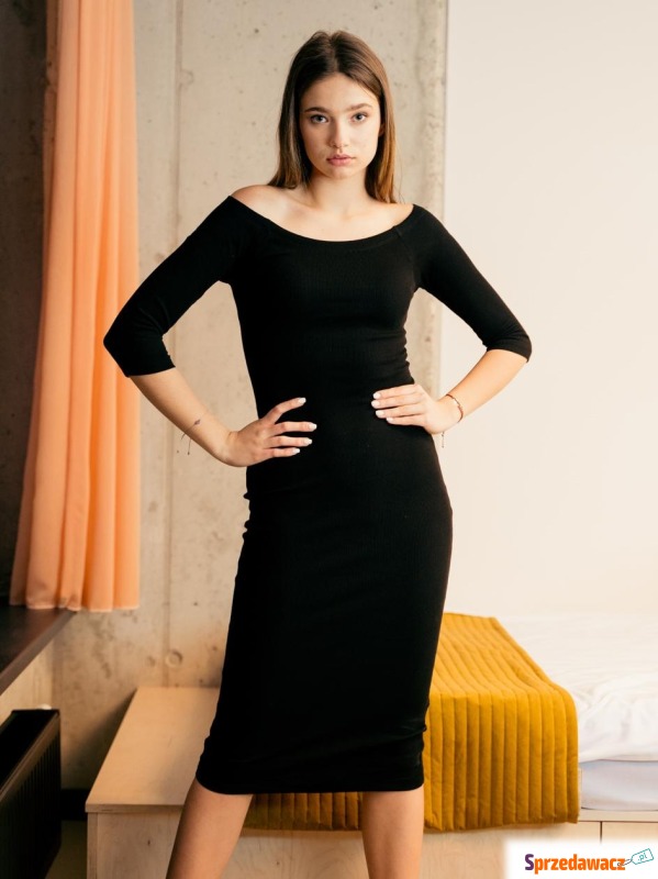 Sukienka Urban Selection Ribbed Long Czarna - Sukienki - Kwidzyn