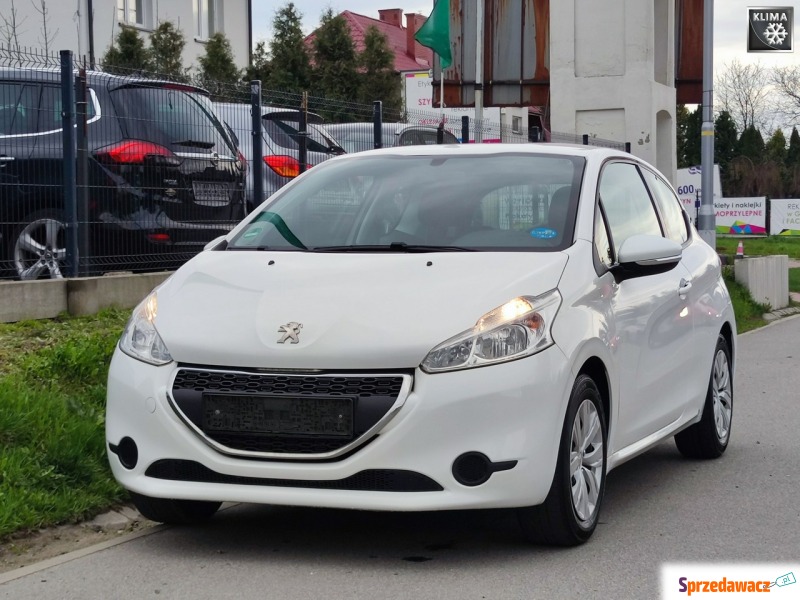 Peugeot 208  Hatchback 2014,  1.2 benzyna - Na sprzedaż za 25 900 zł - Rzeszów