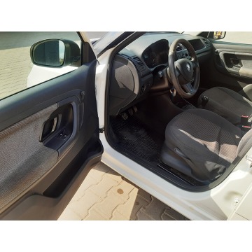 Skoda Fabia 2014 benzyna - Na sprzedaż za 15 900 zł - Michałowice-Osiedle - zdjęcie 8