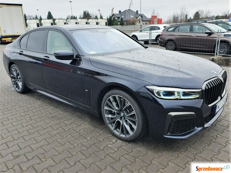 BMW Seria 7  Sedan/Limuzyna 2020,  4.4 benzyna - Na sprzedaż za 390 660 zł - Komorniki