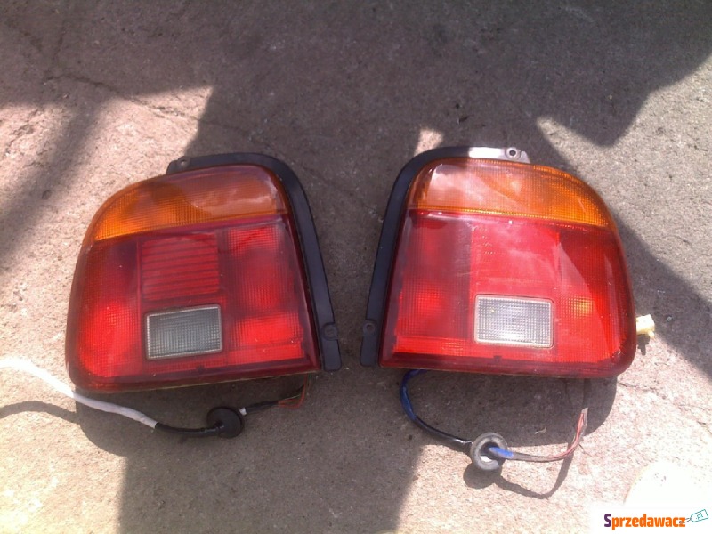 Suzuki Baleno 99' lampa tył sedan - Lampy tylne - Dębno