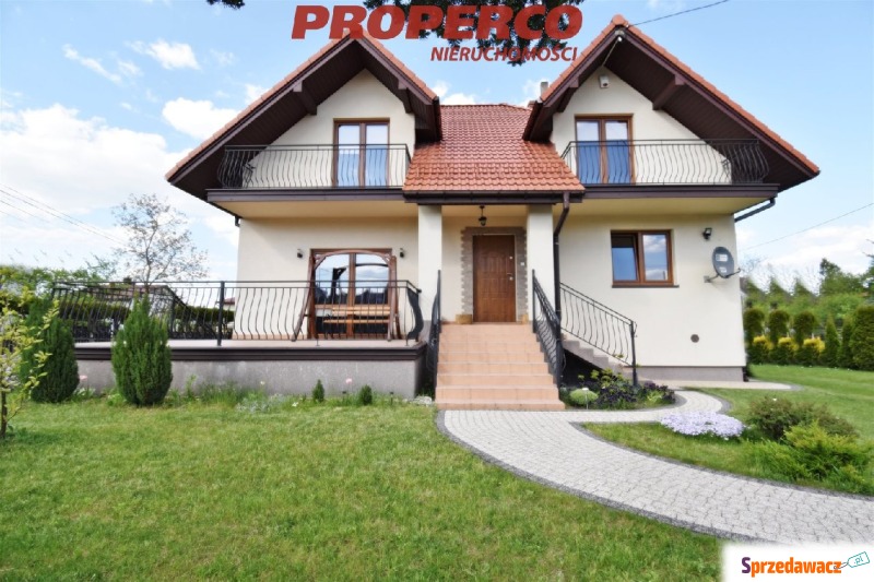 Sprzedam dom Piekoszów -  wolnostojący,  pow.  219 m2,  działka:   863 m2