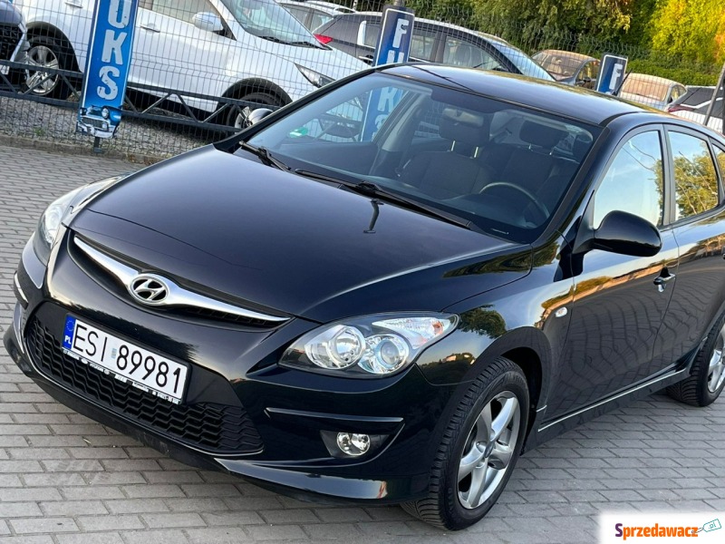 Hyundai i30  Hatchback 2010,  1.4 benzyna - Na sprzedaż za 22 900 zł - Zduńska Wola