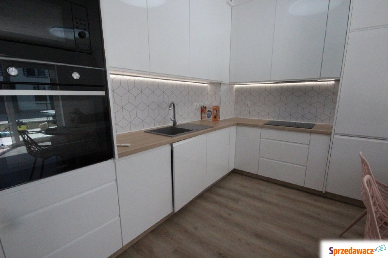 Sprzedam dom Kiełczówek -  bliźniak jednopiętrowy,  pow.  112 m2,  działka:   124 m2