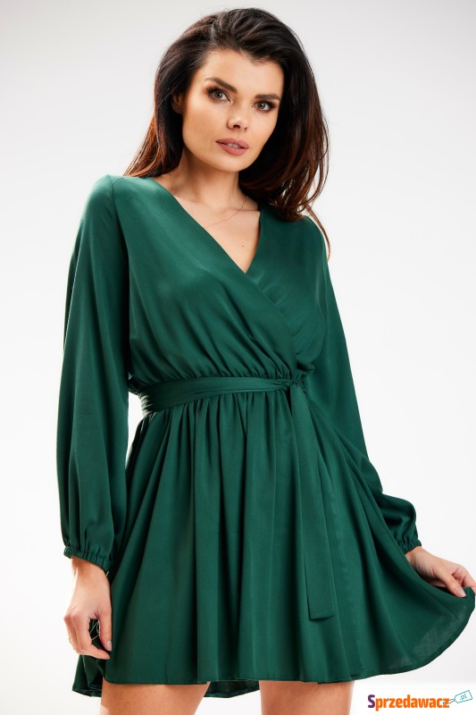 Krótka sukienka z zakładanym dekoltem - zielona - Sukienki - Kiełpino