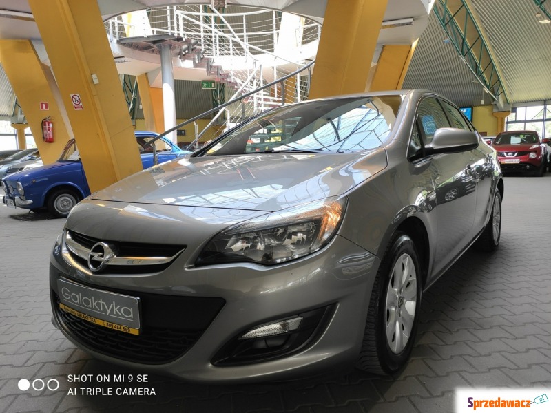 Opel Astra  Sedan/Limuzyna 2016,  1.6 benzyna - Na sprzedaż za 40 900 zł - Mysłowice