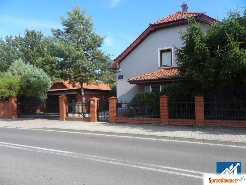 Sprzedam dom Polkowice -  jednopiętrowy,  pow.  300 m2,  działka:   682 m2