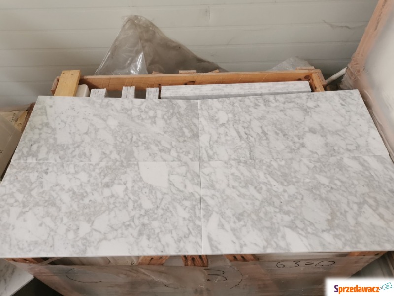 Płytki Marmurowe Carrara Bianco 61x30,5x1 poler - Płytki podłogowe - Przemyśl