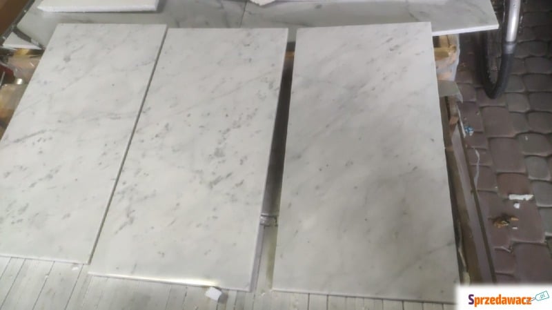 Płytki marmurowe Carrara Bianco 60x30x1,5 poler - Płytki podłogowe - Przemyśl