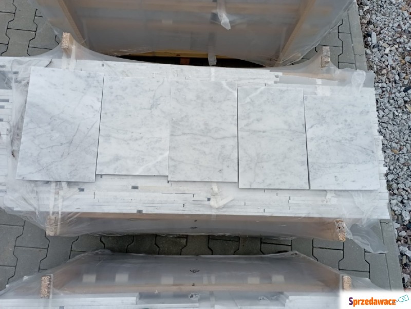 Płytki marmurowe Carrara Bianco pasy 2 cm poler - Płytki podłogowe - Przemyśl