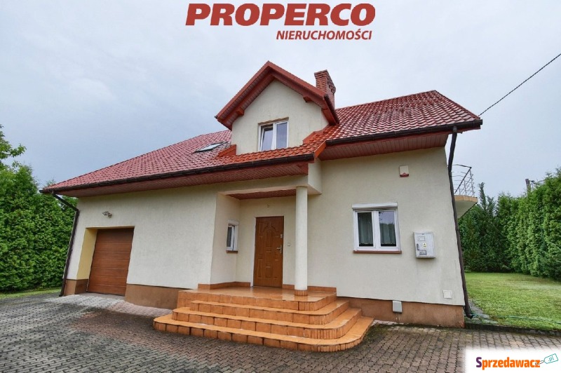 Sprzedam dom Piekoszów -  wolnostojący,  pow.  213 m2,  działka:   904 m2