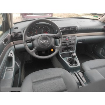 Audi A4  Sedan/Limuzyna 2001,  1.8 benzyna - Na sprzedaż za 2 500,00 zł - Toruń - zdjęcie 6