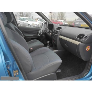 Renault Clio  Hatchback 2003,  1.1 benzyna - Na sprzedaż za 3 500,00 zł - Toruń - zdjęcie 8