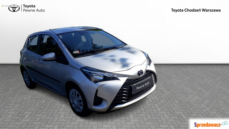 Toyota Yaris  Hatchback 2017,  1.0 benzyna - Na sprzedaż za 47 900 zł - Warszawa