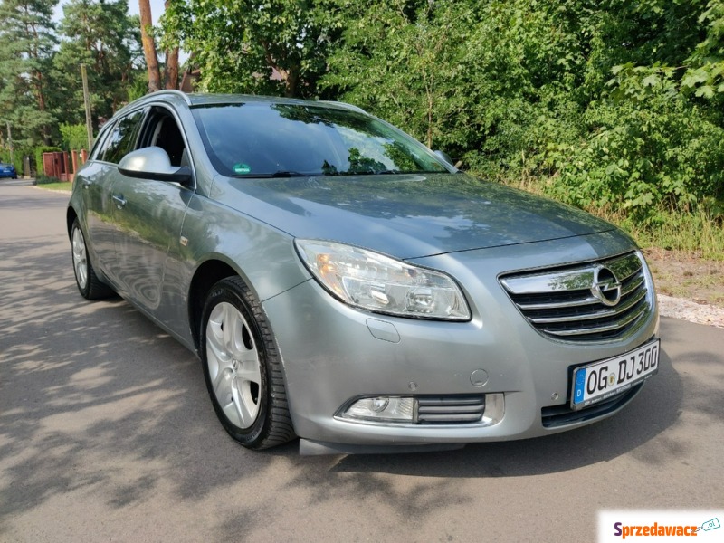 Opel Insignia 2010,  1.8 benzyna - Na sprzedaż za 27 800 zł - Józefów