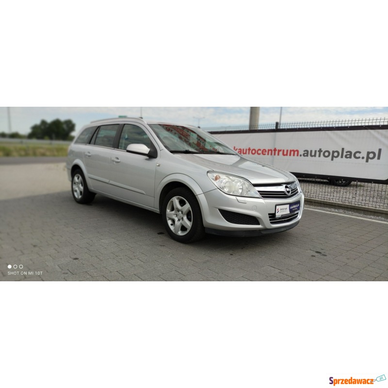Opel Astra 2009,  1.6 benzyna - Na sprzedaż za 17 800 zł - Lipówki