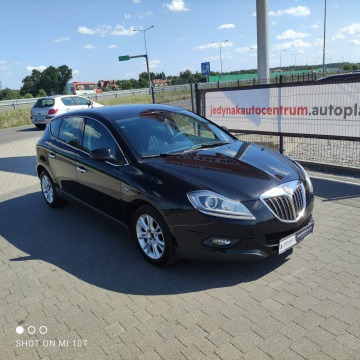 Lancia Delta  Liftback 2009,  1.4 benzyna - Na sprzedaż za 17 600 zł - Lipówki - zdjęcie 2