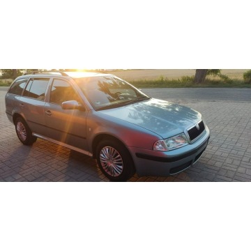 Skoda Octavia 2003,  1.6 benzyna - Na sprzedaż za 8 990,00 zł - Chełmce - zdjęcie 2