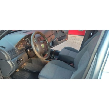 Skoda Octavia 2003,  1.6 benzyna - Na sprzedaż za 8 990,00 zł - Chełmce - zdjęcie 6