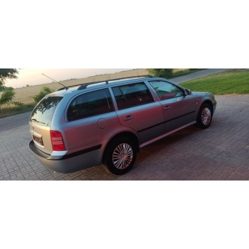Skoda Octavia 2003,  1.6 benzyna - Na sprzedaż za 8 990,00 zł - Chełmce - zdjęcie 5