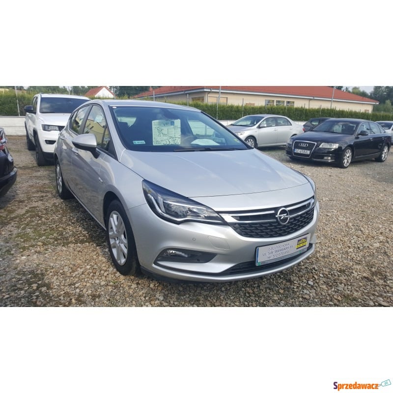Opel Astra  Hatchback 0,  1.4 benzyna - Na sprzedaż za 53 900 zł - Częstochowa