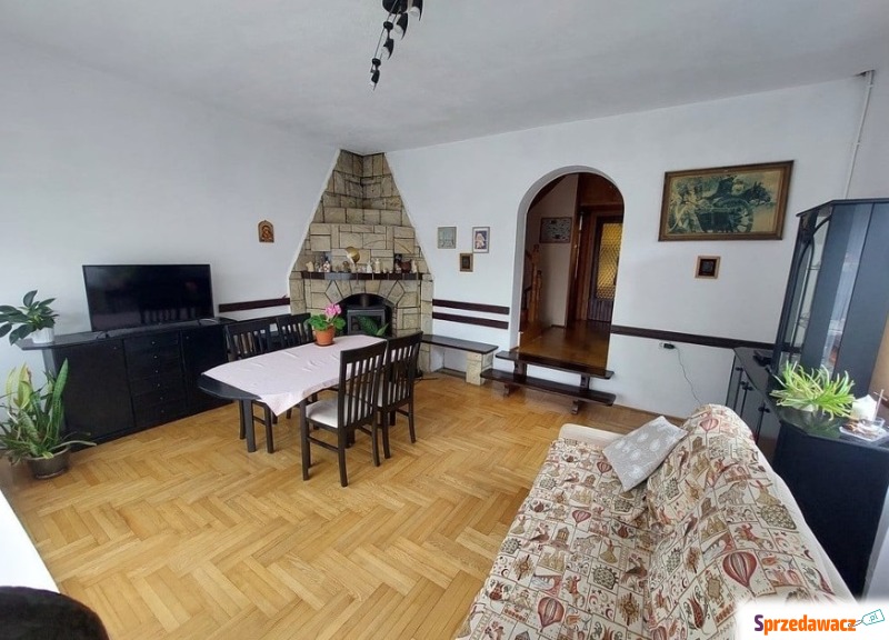 Sprzedam dom Wrocław, Krzyki -  bliźniak dwupiętrowy,  pow.  180 m2,  działka:   450 m2