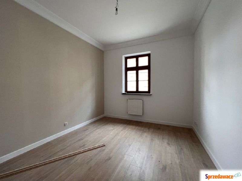 Mieszkanie trzypokojowe Szczecin,   85 m2, pierwsze piętro - Do wynajęcia