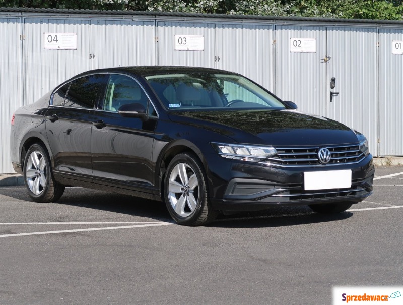 Volkswagen Passat  Liftback 2019,  2.0 benzyna - Na sprzedaż za 75 608 zł - Bielany Wrocławskie