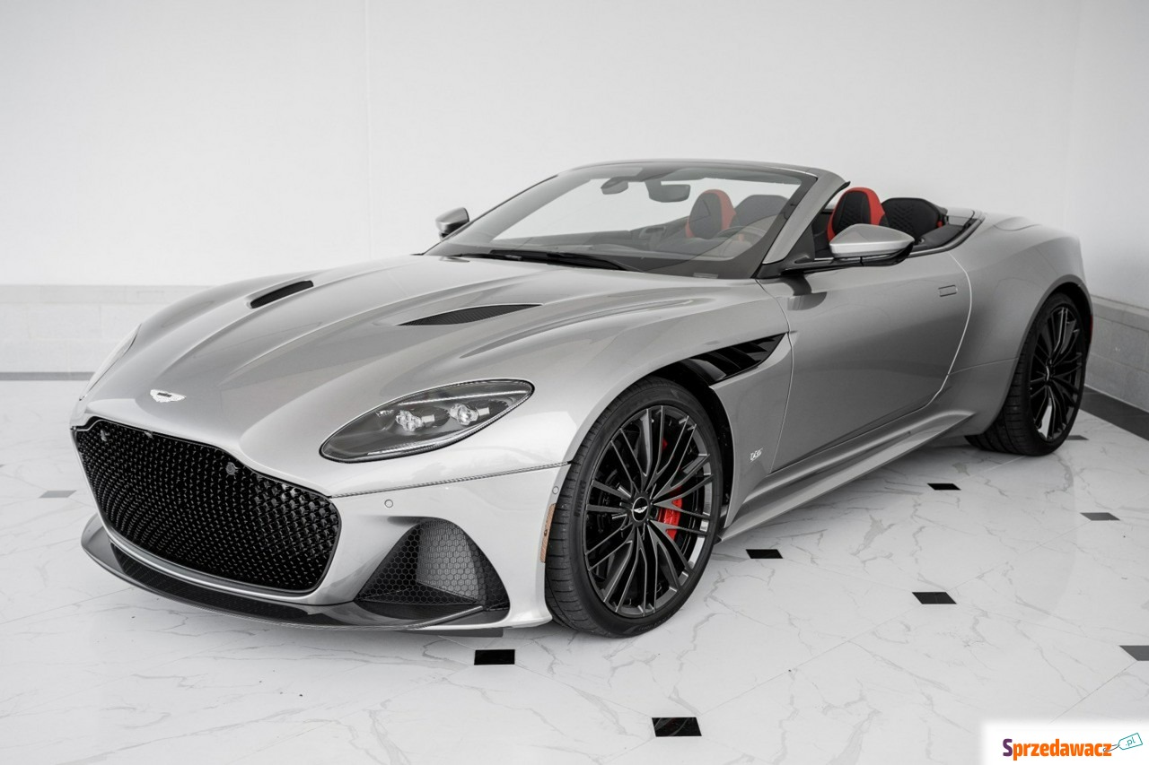 Aston Martin DBS 2023