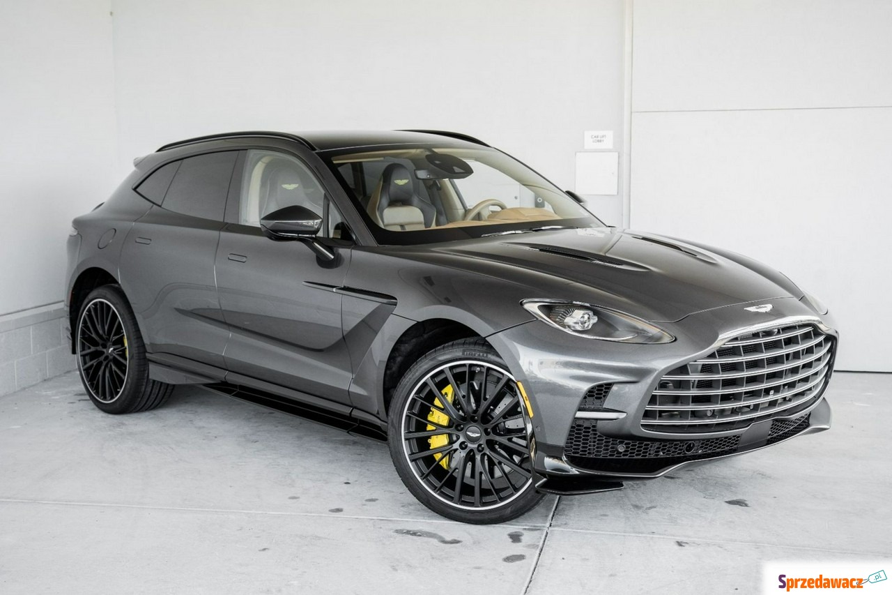 Aston Martin DBX 2023