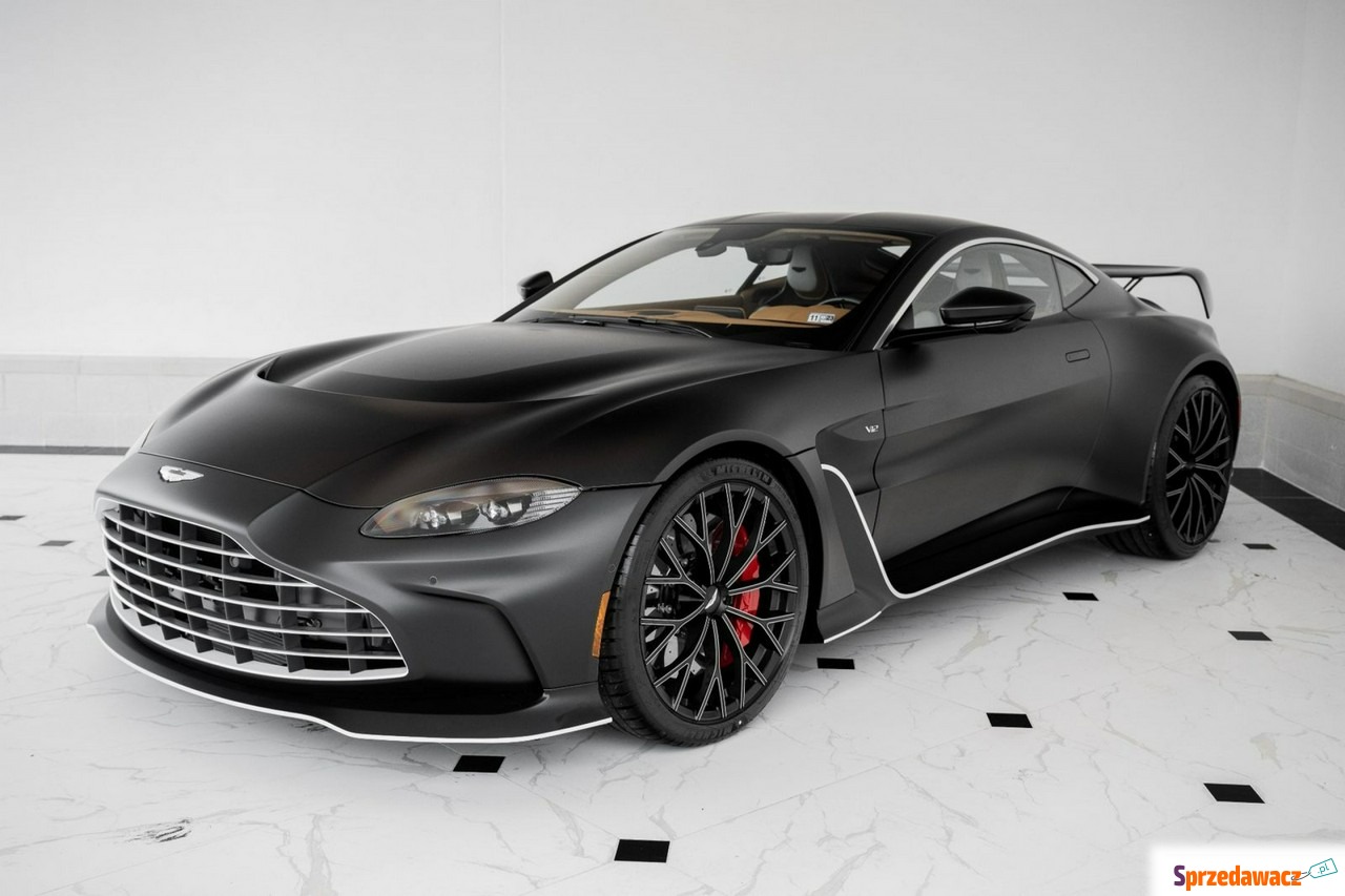 Aston Martin V12 Vantage 2023